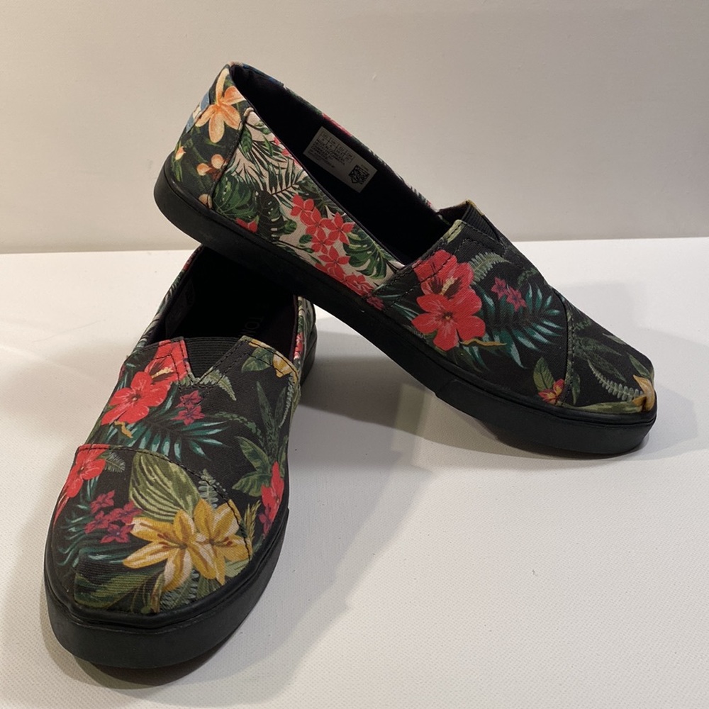 FINAL MARKDOWN BEFORE DONATING!   NWOT TOMS WOMENS ALPARGATA CUP SOLE SHOES